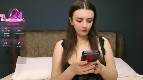 Molly online show from July 11, 9:27 pm