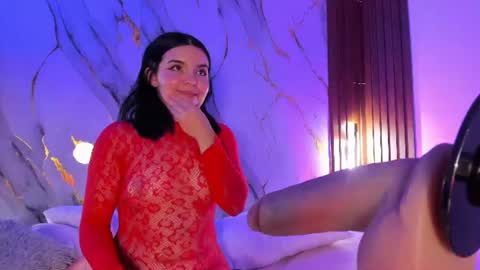 Snapshot of mollylewis18 chatting on July 24, 2:53 am New girl Emily Valentina Michelle online show from July 24, 2:53 am