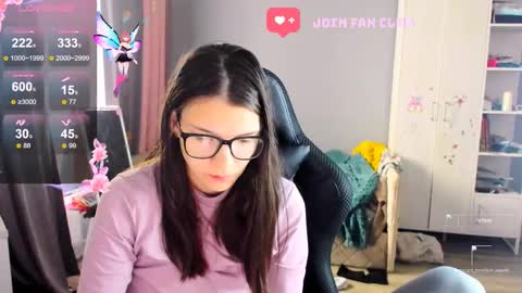 Snapshot of mollylollipop20 chatting on October 9, 6:22 am KIRA online show from October 9, 6:22 am