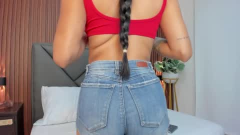 mollylove_ online show from May 2, 7:19 pm