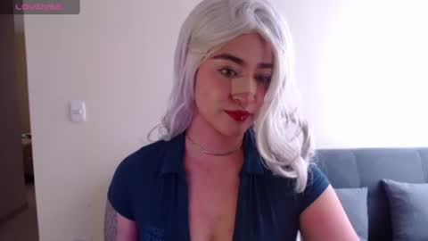 Snapshot of mollyrose99 chatting on July 6, 7:27 pm Molly online show from July 6, 7:27 pm