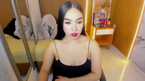 MOLLY online show from March 13, 12:12 pm