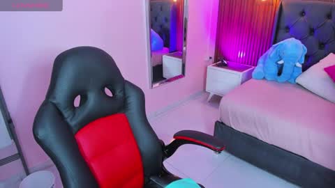 MOLLY online show from June 13, 7:01 pm