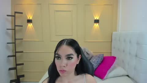MOLLY online show from June 24, 7:02 pm