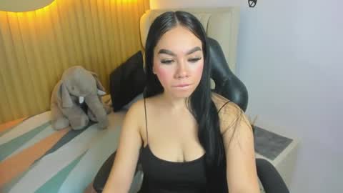 MOLLY online show from June 30, 6:53 pm