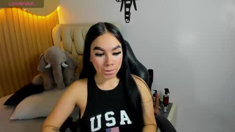MOLLY online show from July 4, 6:58 pm