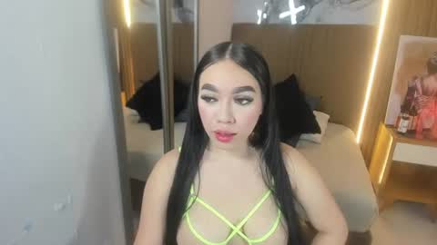 MOLLY online show from July 18, 6:56 pm
