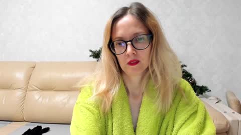 AngelMomm online show from January 17, 9:17 am