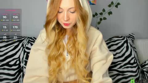 Snapshot of mollystouch chatting on May 21, 9:11 pm Amely online show from May 21, 9:11 pm