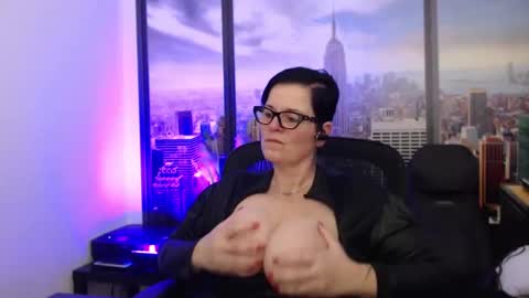 Snapshot of mollysun chatting on December 14, 8:29 pm MollySun Nina Randmann online show from December 14, 8:29 pm