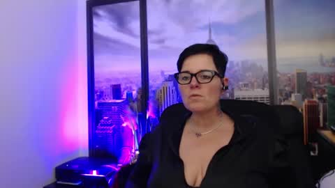 Snapshot of mollysun chatting on December 21, 3:53 pm MollySun Nina Randmann online show from December 21, 3:53 pm