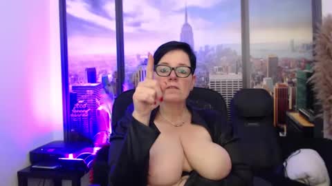 Snapshot of mollysun chatting on January 19, 5:18 pm MollySun Nina Randmann online show from January 19, 5:18 pm