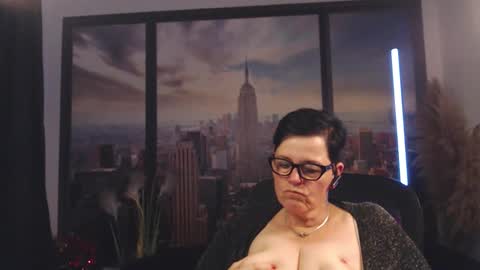 Snapshot of mollysun chatting on September 17, 5:58 pm MollySun Nina Randmann online show from September 17, 5:58 pm