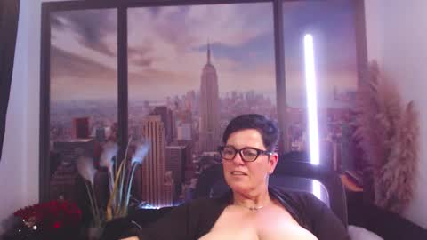 Snapshot of mollysun chatting on September 30, 4:23 pm MollySun Nina Randmann online show from September 30, 4:23 pm