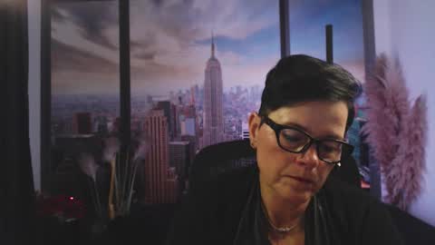 Snapshot of mollysun chatting on October 7, 6:27 pm MollySun Nina Randmann online show from October 7, 6:27 pm