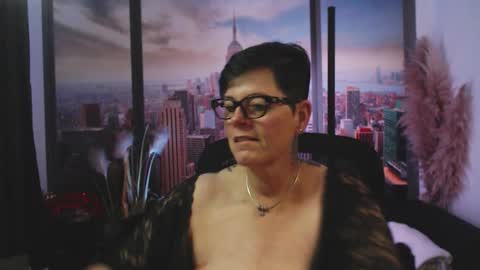 Snapshot of mollysun chatting on October 9, 6:39 pm MollySun Nina Randmann online show from October 9, 6:39 pm