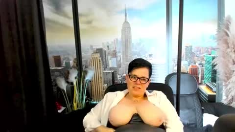 Snapshot of mollysun chatting on October 28, 6:43 pm MollySun Nina Randmann online show from October 28, 6:43 pm