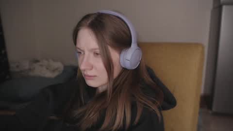 Snapshot of mollytucker chatting on December 19, 5:08 pm mollytucker online show from December 19, 5:08 pm