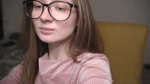 Snapshot of mollytucker chatting on February 9, 1:35 pm mollytucker online show from February 9, 1:35 pm