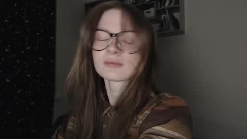 Snapshot of mollytucker chatting on March 5, 3:40 pm mollytucker online show from March 5, 3:40 pm