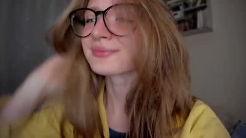 Snapshot of mollytucker chatting on September 9, 4:17 pm mollytucker online show from September 9, 4:17 pm