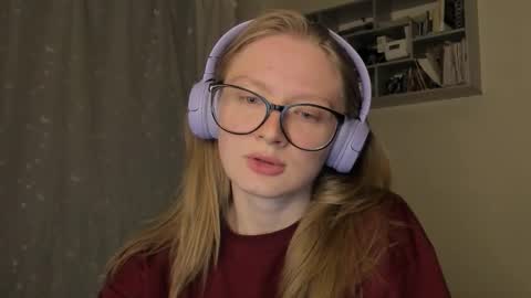 Snapshot of mollytucker chatting on September 18, 3:14 pm mollytucker online show from September 18, 3:14 pm