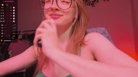 Snapshot of mollytucker chatting on October 26, 2:45 pm mollytucker online show from October 26, 2:45 pm