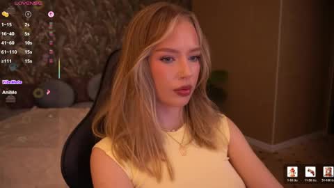 Snapshot of mollyymayy chatting on May 23, 4:44 pm mollyymayy online show from May 23, 4:44 pm