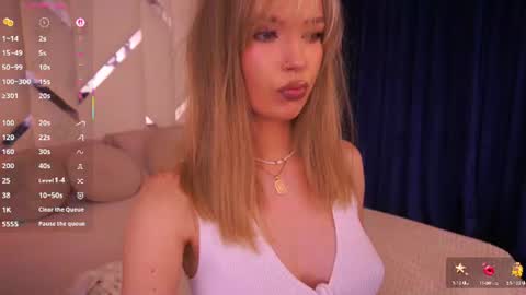 Snapshot of mollyymayy chatting on June 14, 1:36 am mollyymayy online show from June 14, 1:36 am