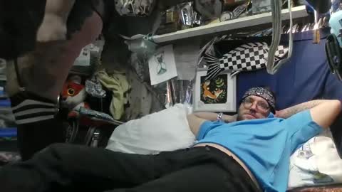 Snapshot of molotovfoxtail chatting on February 7, 5:11 am Molotovfoxtail online show from February 7, 5:11 am