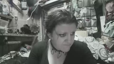 Snapshot of molotovfoxtail chatting on March 20, 6:18 am Molotovfoxtail online show from March 20, 6:18 am