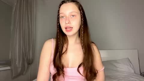 Snapshot of moltenpeach chatting on May 23, 4:00 pm Hermina online show from May 23, 4:00 pm