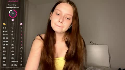 Snapshot of moltenpeach chatting on June 6, 7:07 pm Hermina online show from June 6, 7:07 pm