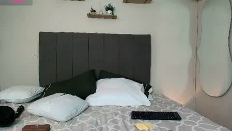 Snapshot of moly_juicy chatting on July 13, 12:52 pm moly_juicy online show from July 13, 12:52 pm