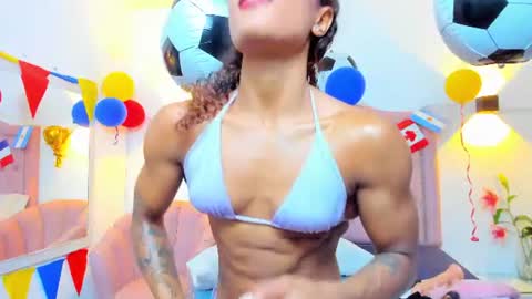 molyrestrepo online show from July 8, 8:13 pm