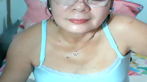 Snapshot of mombastic55 chatting on July 2, 5:46 am mombastic55 online show from July 2, 5:46 am