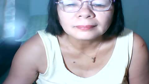 Snapshot of mombastic55 chatting on July 21, 9:06 pm mombastic55 online show from July 21, 9:06 pm