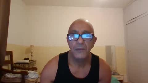 Snapshot of moment71200 chatting on November 17, 4:13 pm moment71200 online show from November 17, 4:13 pm