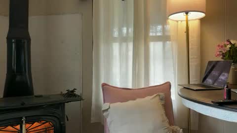 Snapshot of mommamia12 chatting on November 29, 3:26 pm Mia online show from November 29, 3:26 pm