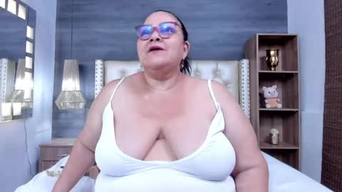 Jelitza online show from May 21, 9:16 am