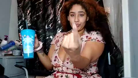 Snapshot of mommybubbles chatting on February 9, 3:34 pm Mommy bubbles online show from February 9, 3:34 pm