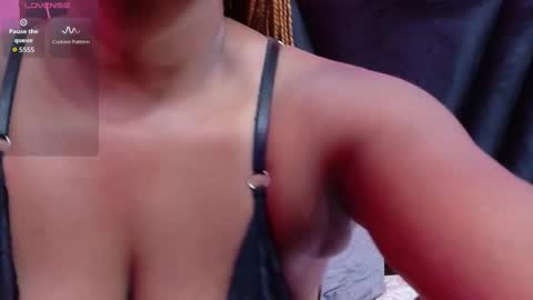  DINAH  online show from November 23, 7:57 pm