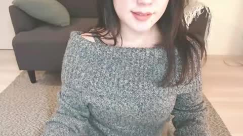 Momo online show from December 7, 6:59 pm