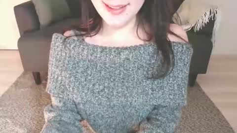 Momo online show from December 14, 2:23 am