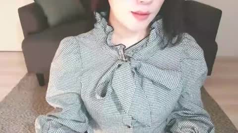 Momo online show from December 15, 7:35 am