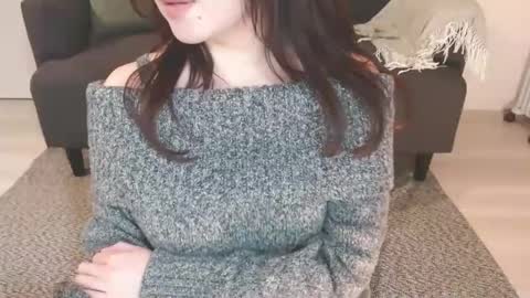 Momo online show from February 8, 4:14 pm