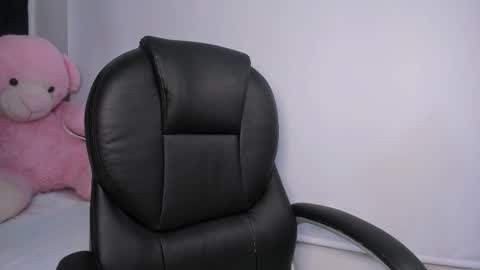 Momo  online show from March 11, 3:23 am