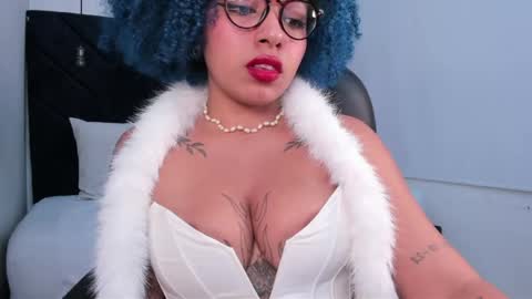 Snapshot of momo_ayasse chatting on May 6, 4:19 am Momo online show from May 6, 4:19 am