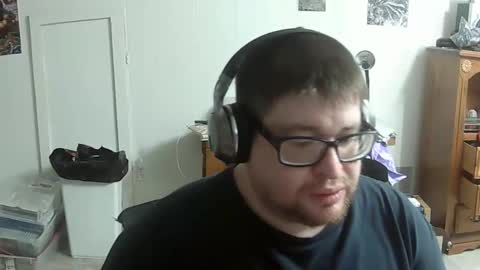 Snapshot of momo_jakes chatting on March 2, 3:41 am Jacob S. online show from March 2, 3:41 am