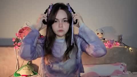 Momo online show from March 5, 6:37 pm